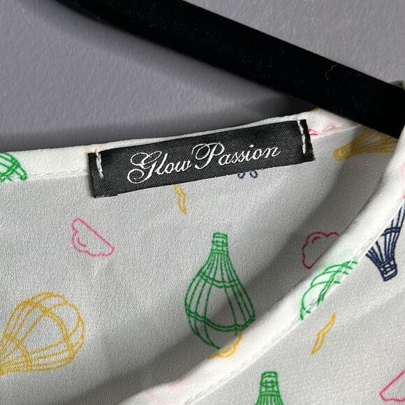 Glow Passion Cropped Blouse With Hot Air Balloon Print Size Large - Picture 2 of 7